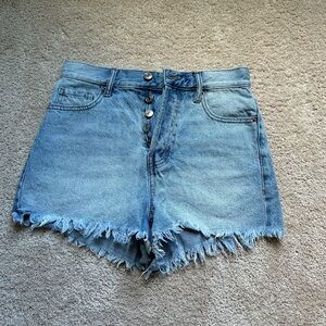 Perfect Jean shorts for the summer!